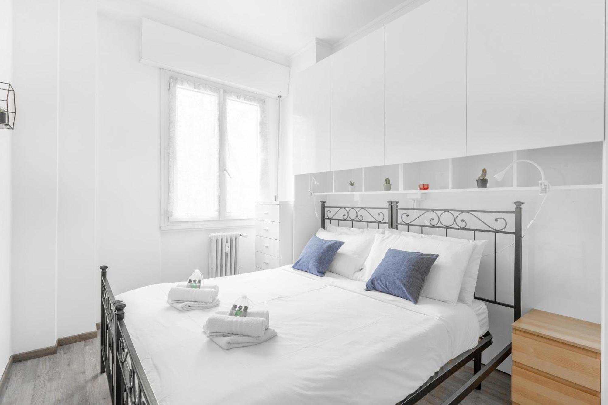Luxury Dream - Duomo 10min Free Fast Wi-fi And Ac Train Station Porta Vittoria 290mt Apartment